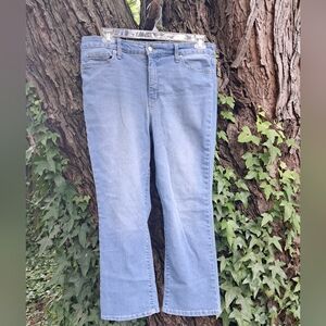 Womens Crown & Ivy Demi Bootcut Jeans Size 14 Light Wash *fit Short*